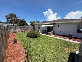 671 SW 14th St, Deerfield Beach FL 33441