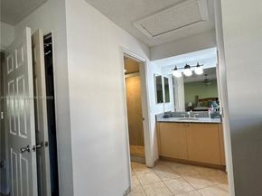 2811 NE 185th St, Aventura FL 33180