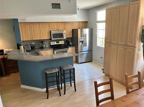 2811 NE 185th St, Aventura FL 33180