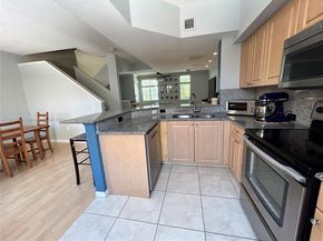 2811 NE 185th St, Aventura FL 33180