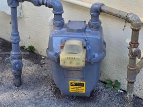 1033 N 19th Ave, Hollywood FL 33020