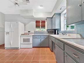 492 NE 55th St, Miami FL 33137