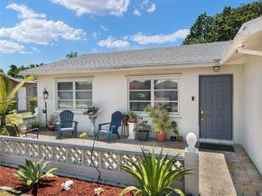 9404 NW 70th Pl, Tamarac FL 33321