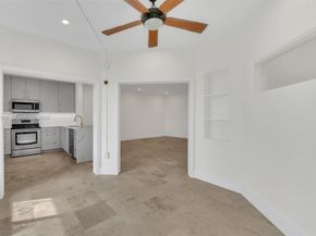 6538 Via Regina 9, Boca Raton FL 33433