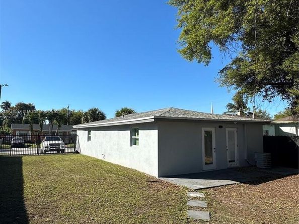 1431 NE 152nd Ter, North Miami Beach FL 33162