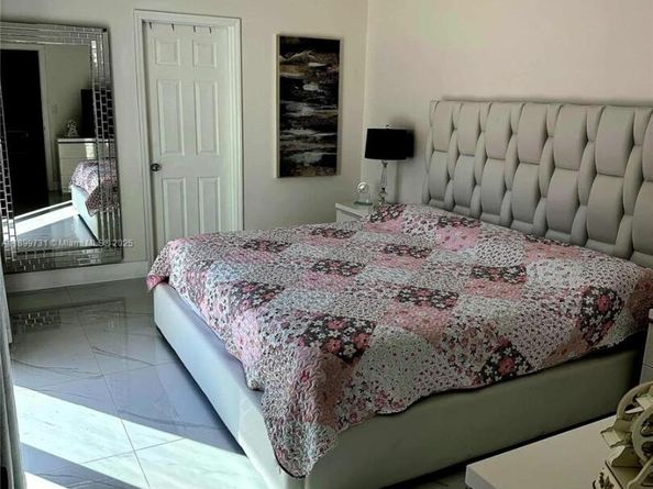 19234 SW 121st Ct, Miami FL 33177