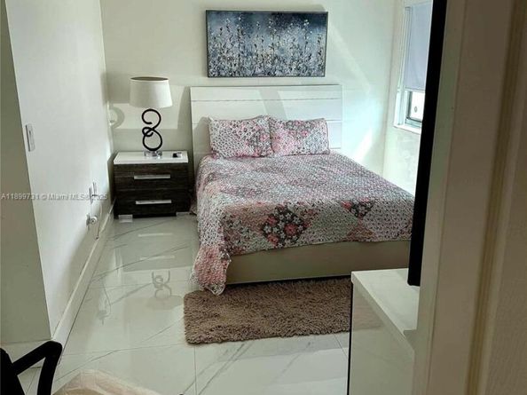 19234 SW 121st Ct, Miami FL 33177