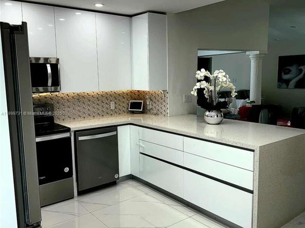 19234 SW 121st Ct, Miami FL 33177