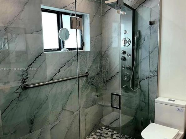 19234 SW 121st Ct, Miami FL 33177