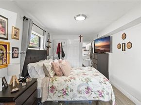 2407 Dewey St, Hollywood FL 33020