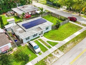 2407 Dewey St, Hollywood FL 33020