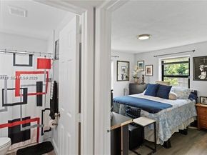 2407 Dewey St, Hollywood FL 33020