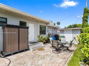 2407 Dewey St, Hollywood FL 33020