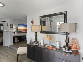 2407 Dewey St, Hollywood FL 33020