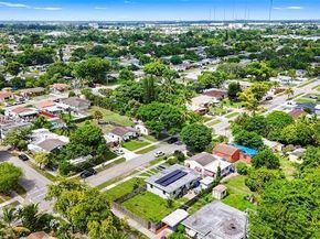 2407 Dewey St, Hollywood FL 33020