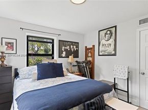 2407 Dewey St, Hollywood FL 33020