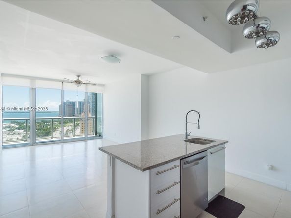 888 Biscayne Blvd 2103, Miami FL 33132