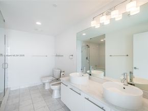 888 Biscayne Blvd 2103, Miami FL 33132