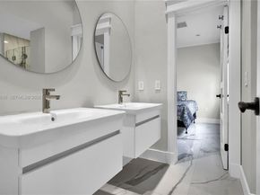 4363 Nautilus Dr, Miami Beach FL 33140