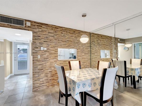 3431 NW 50th Ave 113, Lauderdale Lakes FL 33319