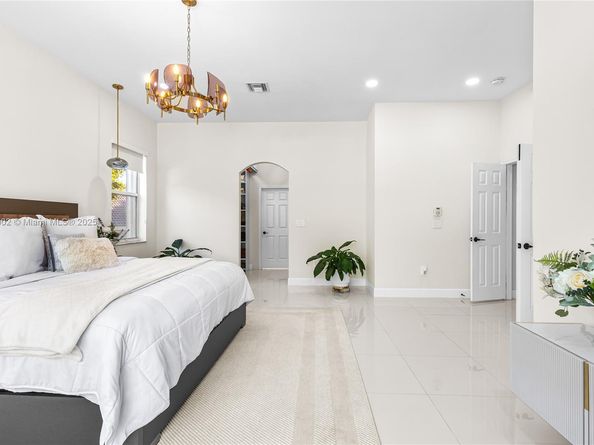 16895 SW 49 ct, Miramar FL 33027