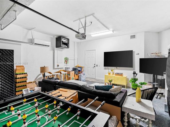 16895 SW 49 ct, Miramar FL 33027