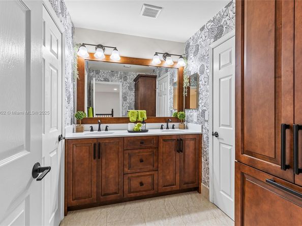 16895 SW 49 ct, Miramar FL 33027