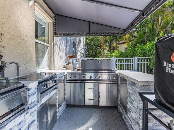 16895 SW 49 ct, Miramar FL 33027