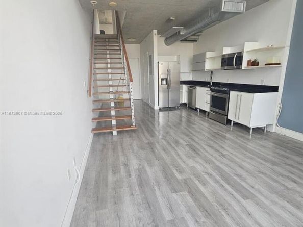 690 SW 1st Ct 2515, Miami FL 33130