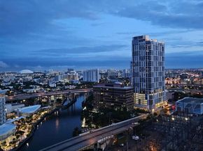 690 SW 1st Ct 2515, Miami FL 33130
