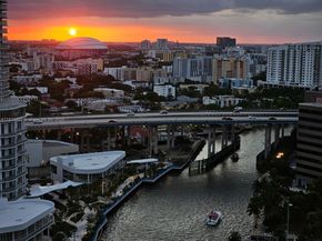 690 SW 1st Ct 2515, Miami FL 33130
