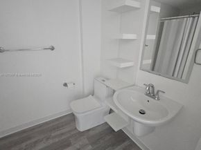 690 SW 1st Ct 2515, Miami FL 33130