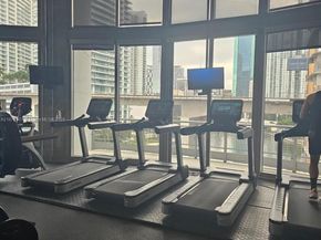 690 SW 1st Ct 2515, Miami FL 33130