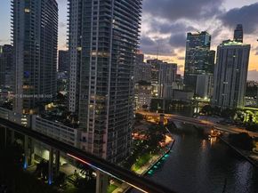 690 SW 1st Ct 2515, Miami FL 33130