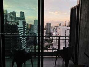 690 SW 1st Ct 2515, Miami FL 33130
