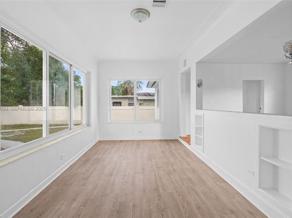 201 S Biscayne River Dr, Miami FL 33169