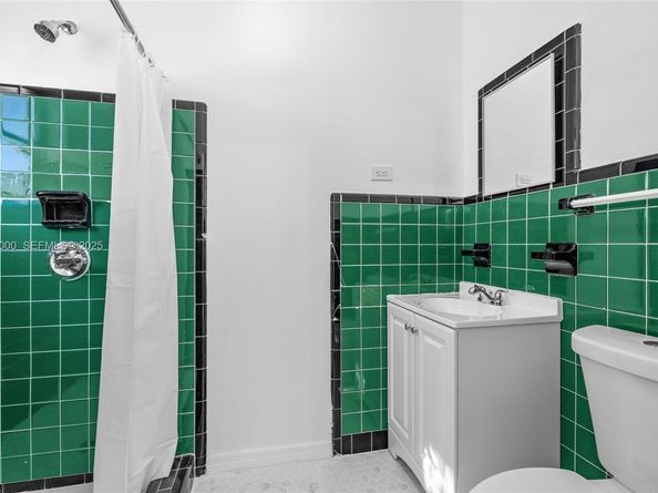 201 S Biscayne River Dr, Miami FL 33169