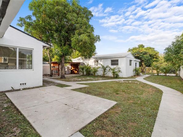 201 S Biscayne River Dr, Miami FL 33169