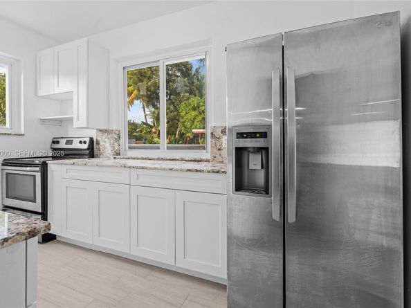 201 S Biscayne River Dr, Miami FL 33169