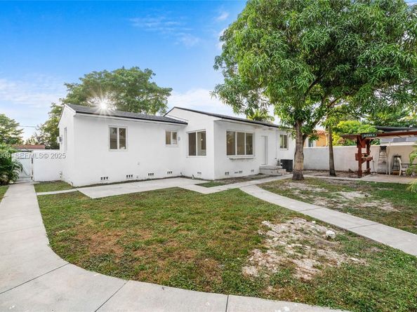 201 S Biscayne River Dr, Miami FL 33169