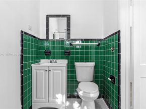 201 S Biscayne River Dr, Miami FL 33169