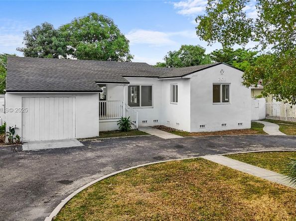 201 S Biscayne River Dr, Miami FL 33169