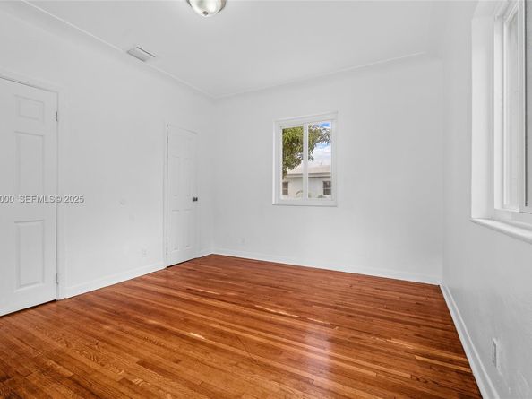 201 S Biscayne River Dr, Miami FL 33169