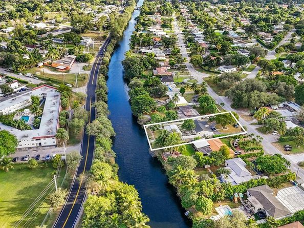 201 S Biscayne River Dr, Miami FL 33169