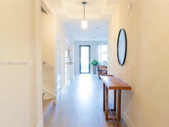 8800 NW 98th Ct, Doral FL 33178