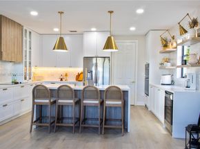 8800 NW 98th Ct, Doral FL 33178