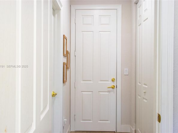 8800 NW 98th Ct, Doral FL 33178