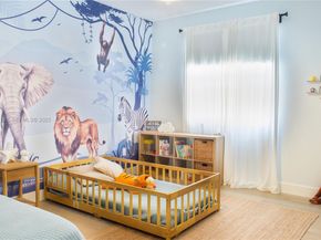 8800 NW 98th Ct, Doral FL 33178