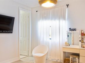 8800 NW 98th Ct, Doral FL 33178