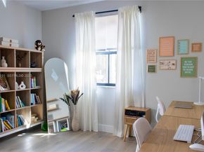 8800 NW 98th Ct, Doral FL 33178